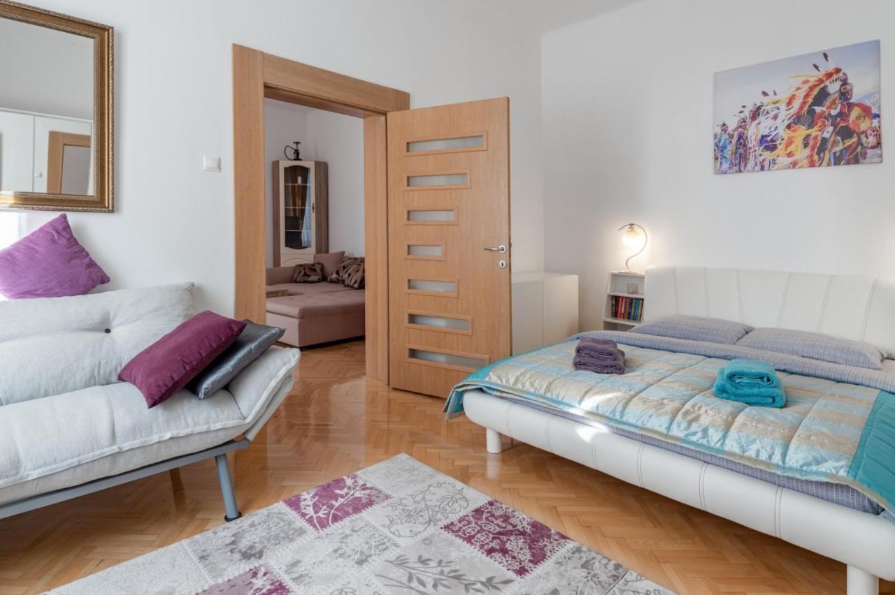 Brasov Centrul Vechi - 67Sqm - 2Min To Counsel Square Apartment Ngoại thất bức ảnh