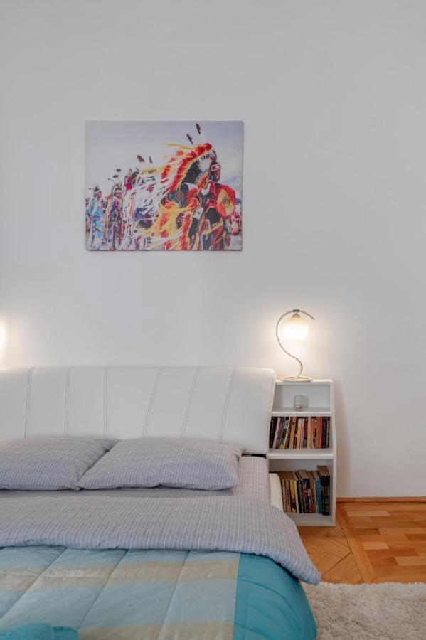 Brasov Centrul Vechi - 67Sqm - 2Min To Counsel Square Apartment Ngoại thất bức ảnh