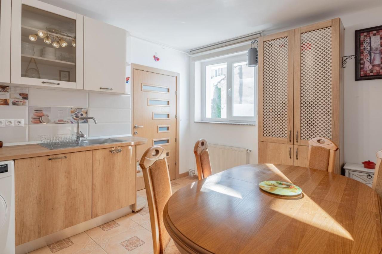 Brasov Centrul Vechi - 67Sqm - 2Min To Counsel Square Apartment Ngoại thất bức ảnh