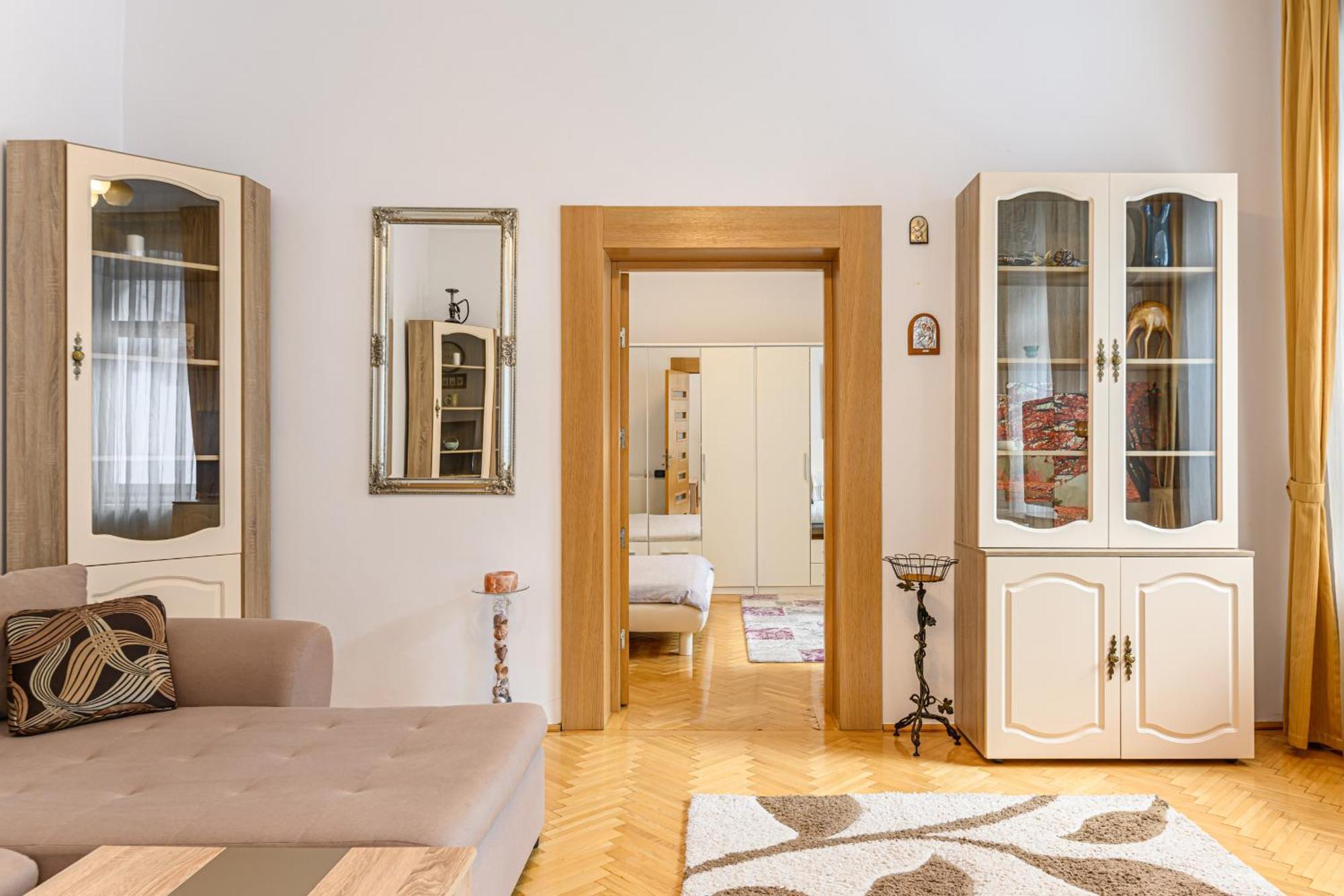 Brasov Centrul Vechi - 67Sqm - 2Min To Counsel Square Apartment Ngoại thất bức ảnh