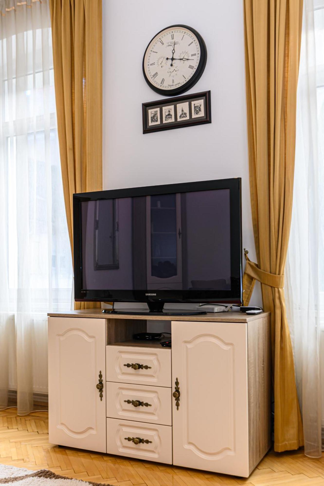 Brasov Centrul Vechi - 67Sqm - 2Min To Counsel Square Apartment Ngoại thất bức ảnh
