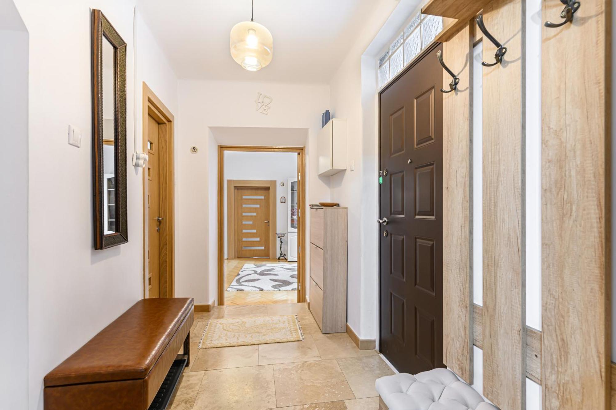 Brasov Centrul Vechi - 67Sqm - 2Min To Counsel Square Apartment Ngoại thất bức ảnh