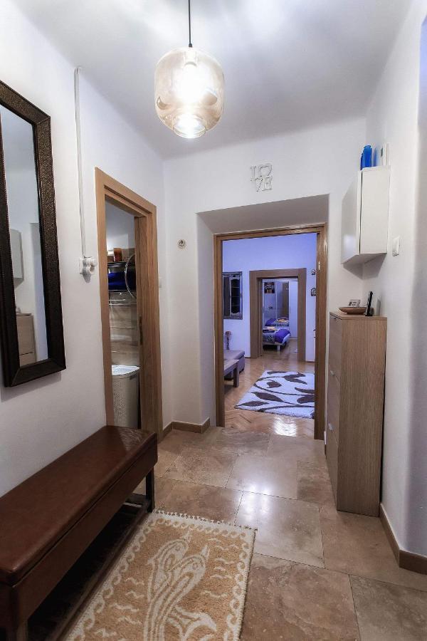 Brasov Centrul Vechi - 67Sqm - 2Min To Counsel Square Apartment Ngoại thất bức ảnh