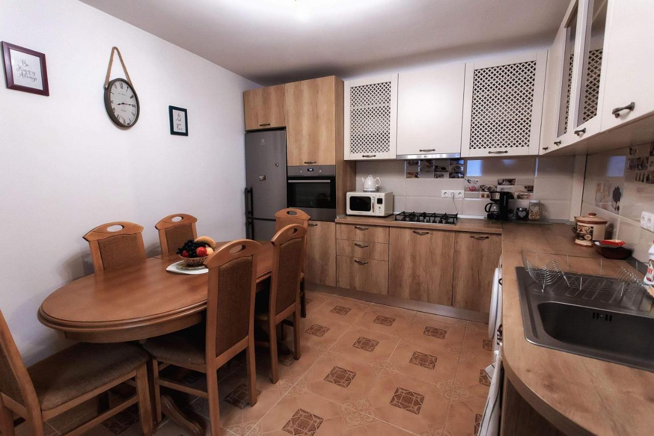 Brasov Centrul Vechi - 67Sqm - 2Min To Counsel Square Apartment Ngoại thất bức ảnh