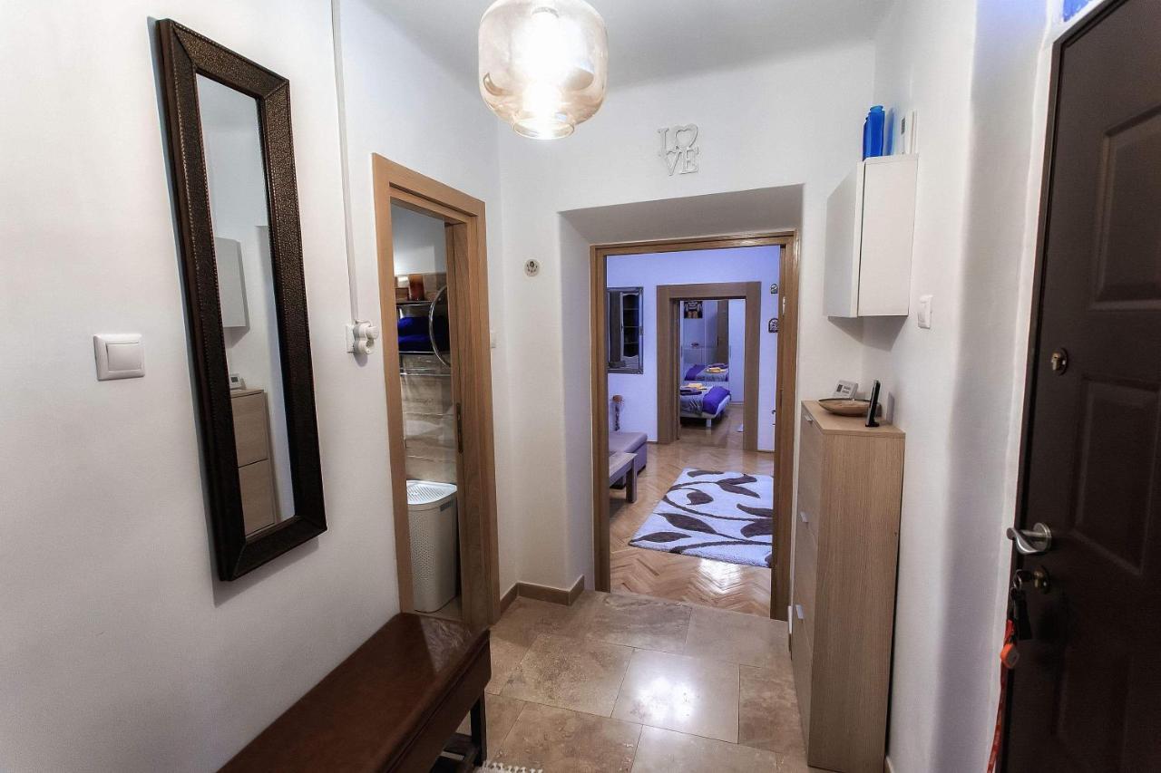 Brasov Centrul Vechi - 67Sqm - 2Min To Counsel Square Apartment Ngoại thất bức ảnh