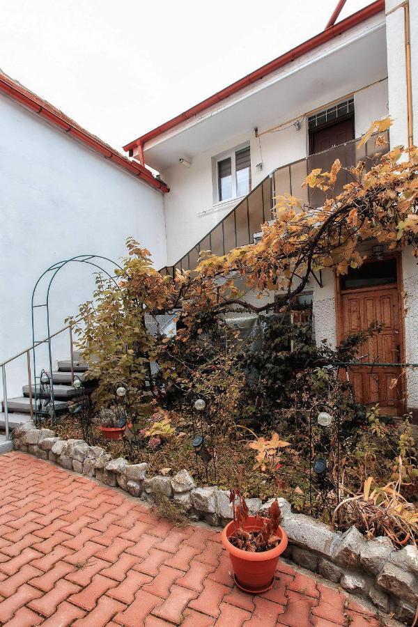 Brasov Centrul Vechi - 67Sqm - 2Min To Counsel Square Apartment Ngoại thất bức ảnh